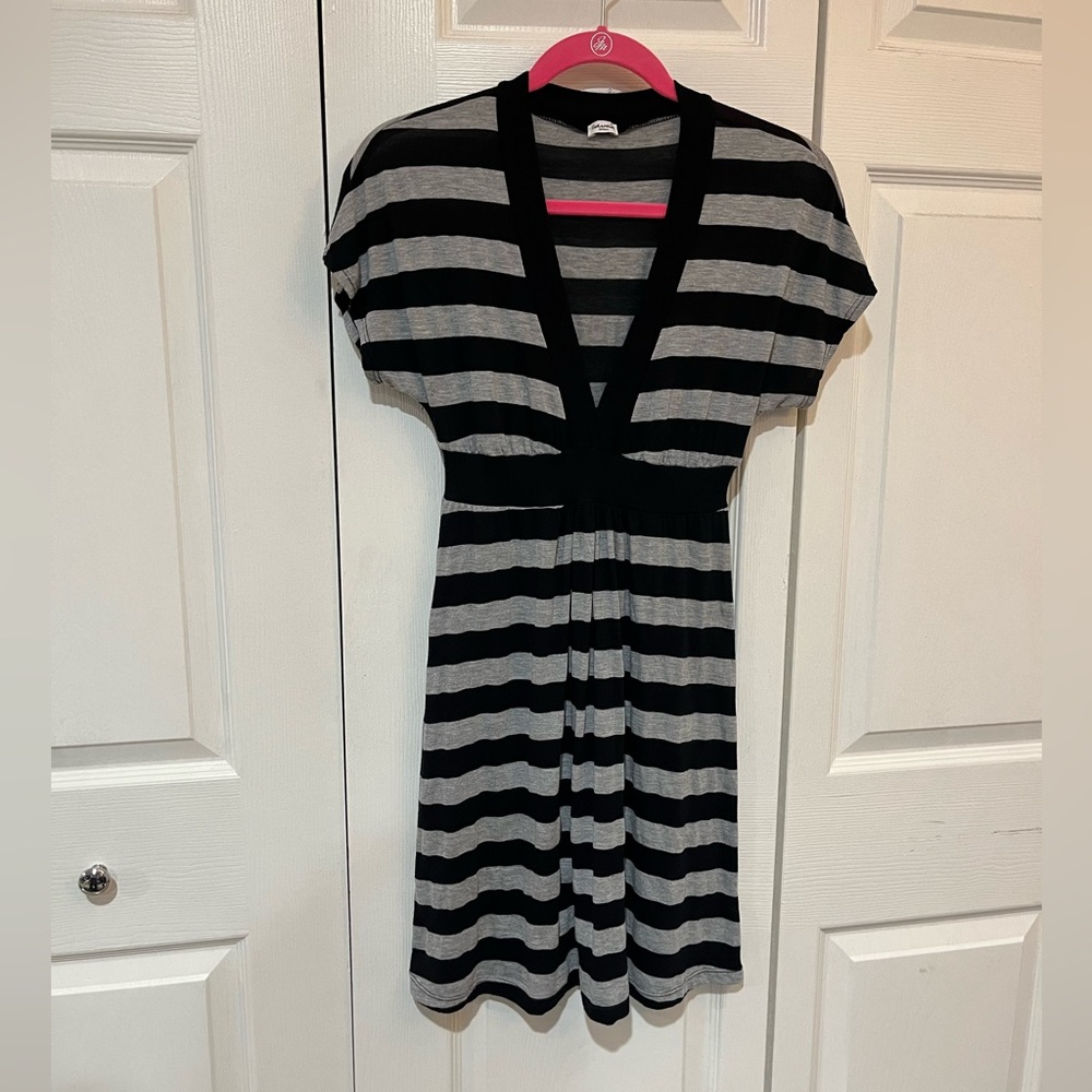 Splendid by Anthropologie. Size S. Wear as a short dress or with leggings.